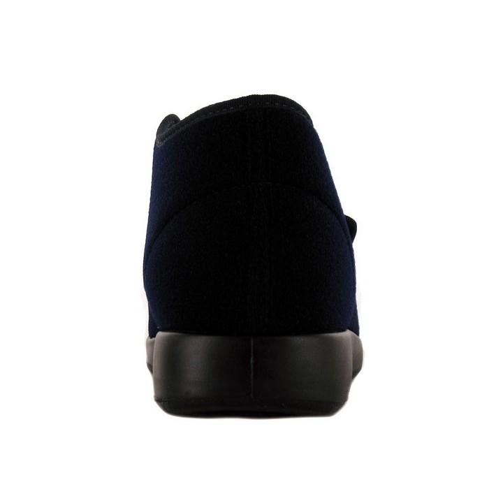 chaussons pieds sensibles pour pieds très larges  varomed genua